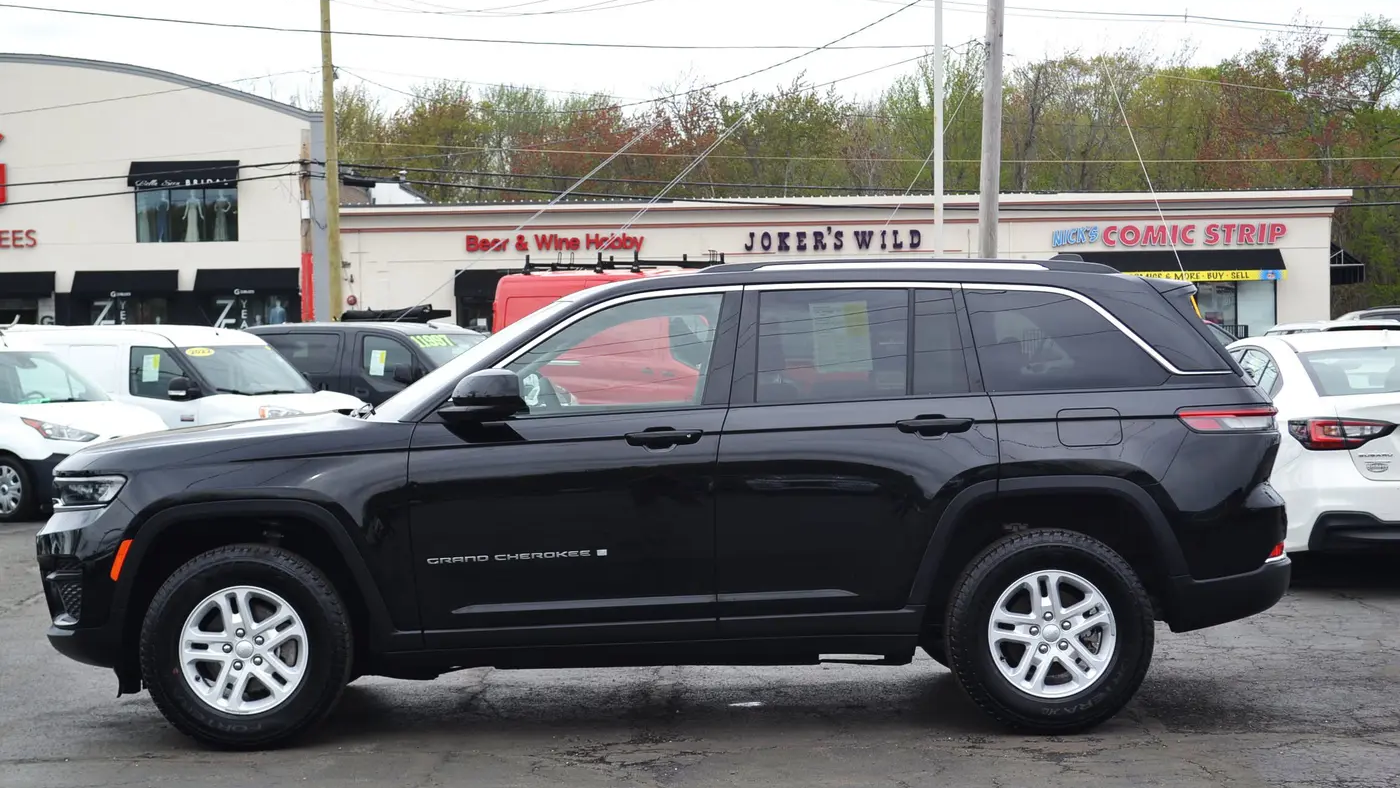 2023 Jeep Grand Cherokee Laredo