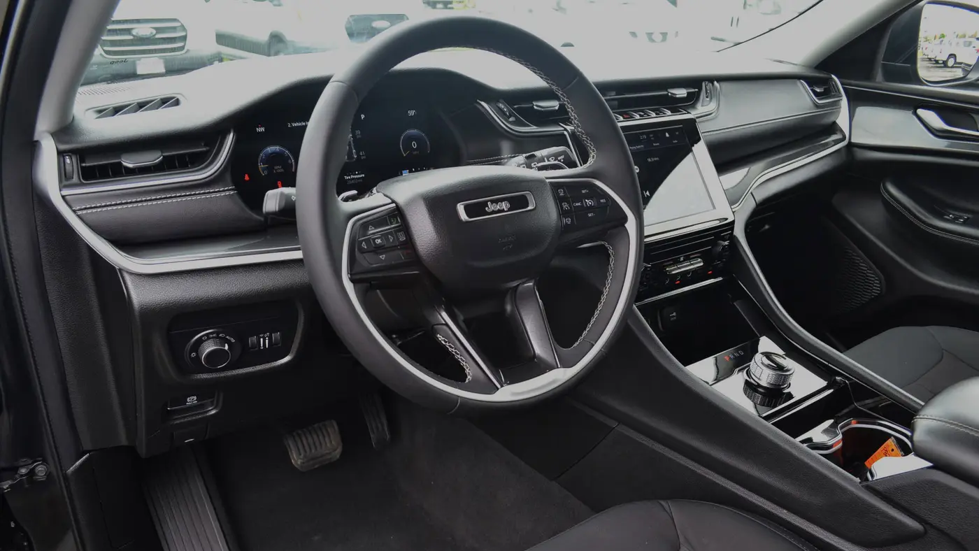 2023 Jeep Grand Cherokee Laredo