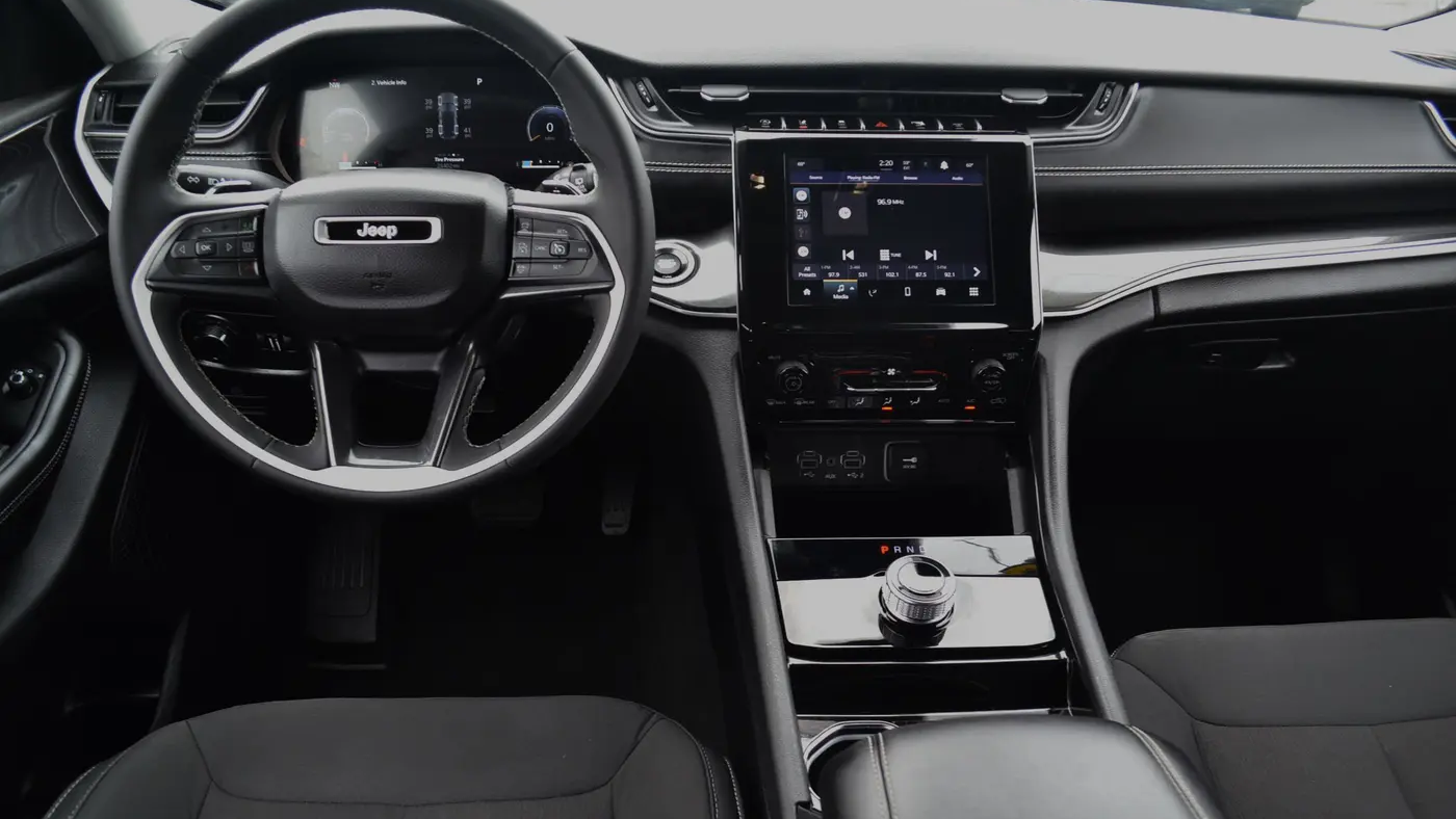 2023 Jeep Grand Cherokee Laredo