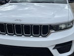 2023 Grand Cherokee Thumbnail 11