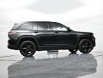 2023 Grand Cherokee Thumbnail 24