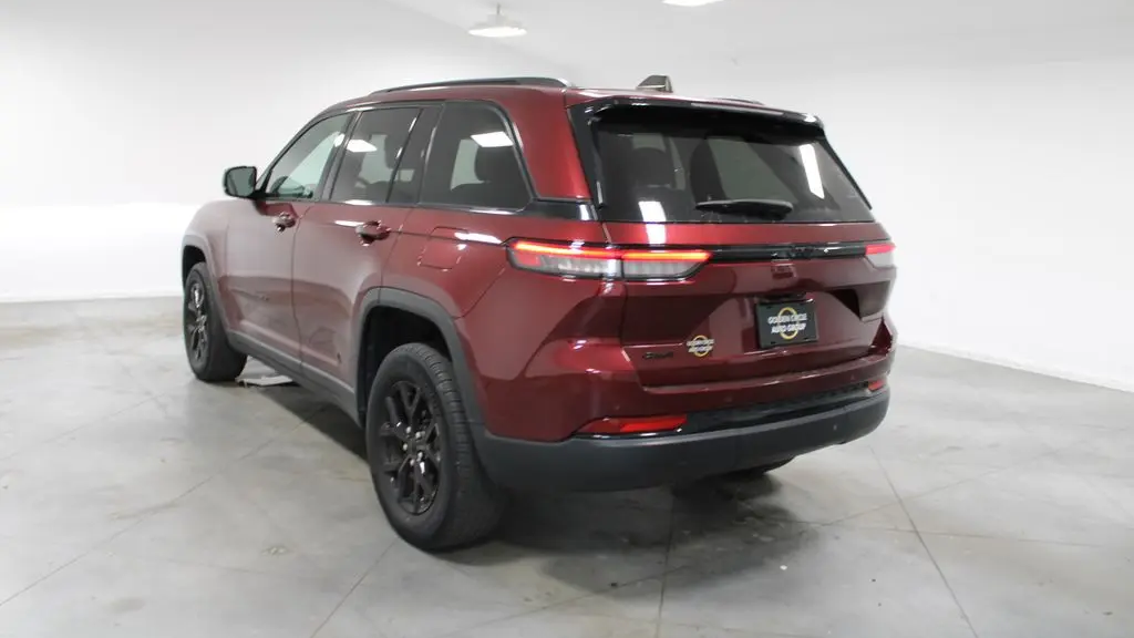 2024 Jeep Grand Cherokee Laredo
