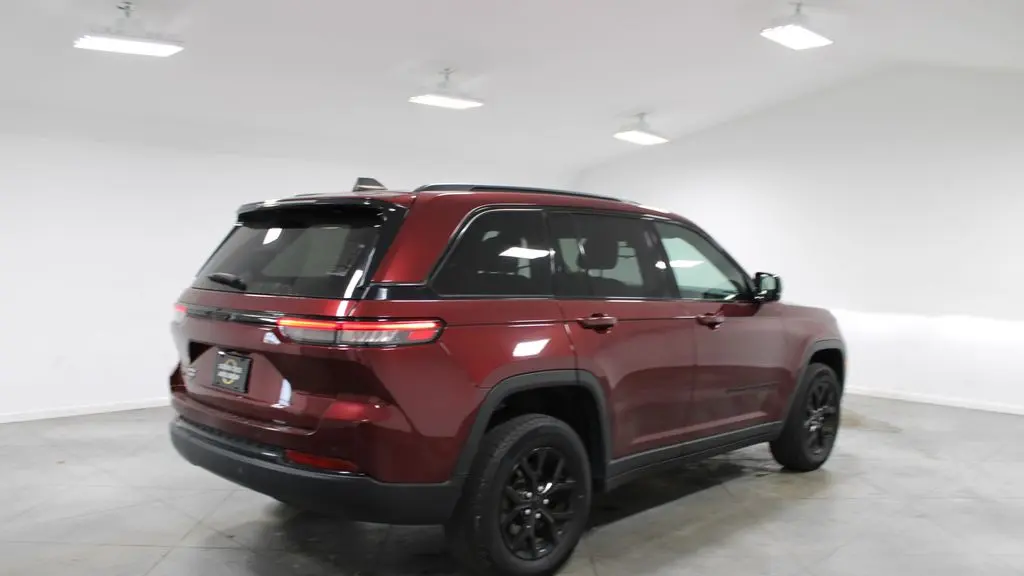 2024 Jeep Grand Cherokee Laredo