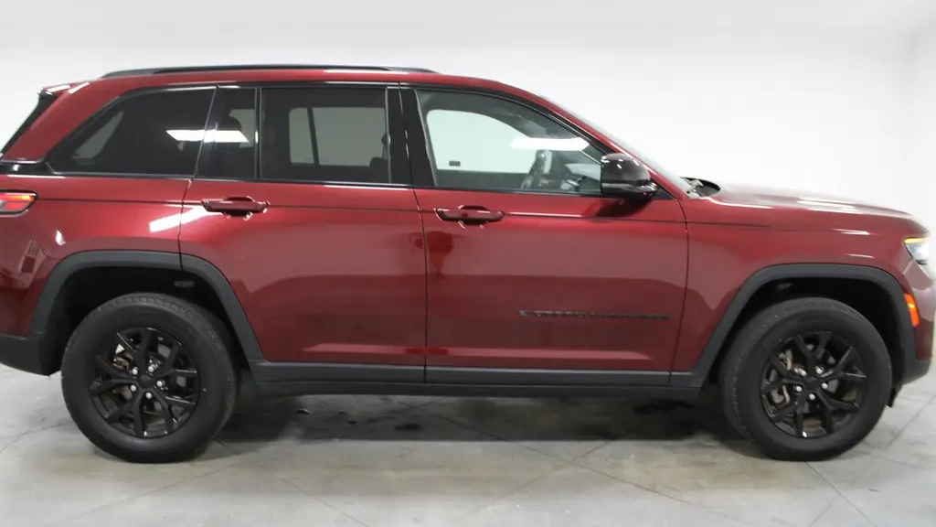 2024 Jeep Grand Cherokee Laredo