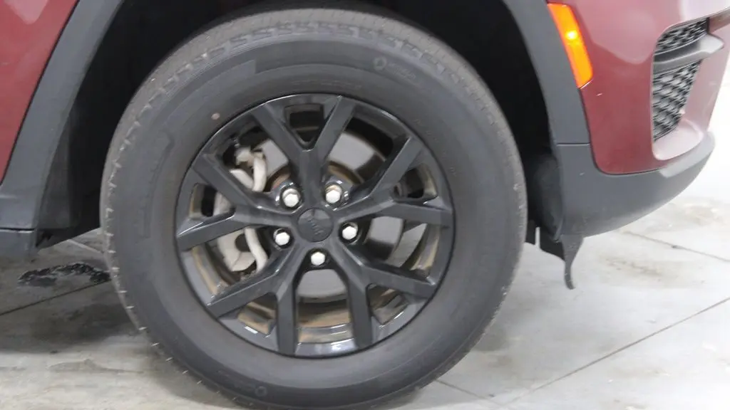 2024 Jeep Grand Cherokee Laredo