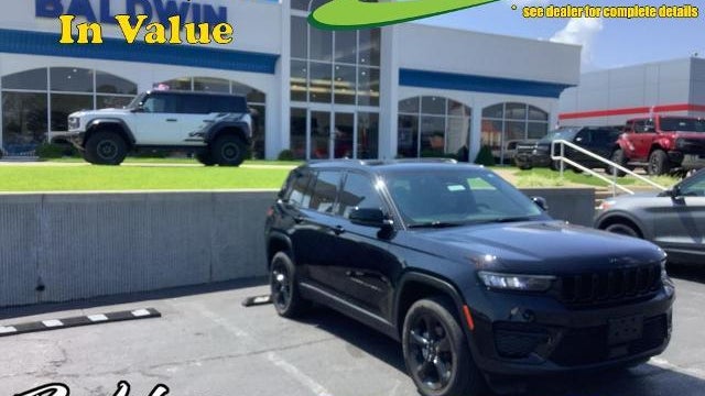 Preowned 2024 Jeep Grand Cherokee Laredo for Sale