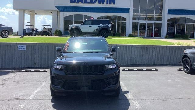 2024 Jeep Grand Cherokee Laredo