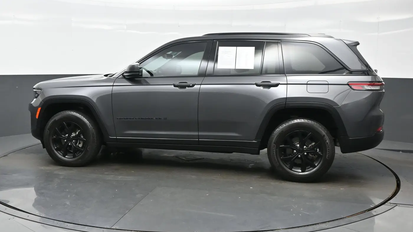 2024 Jeep Grand Cherokee Laredo