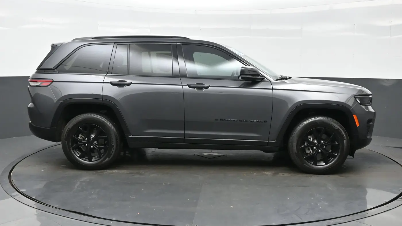 2024 Jeep Grand Cherokee Laredo