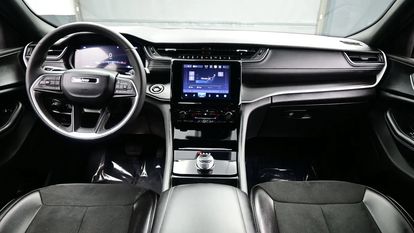 2024 Jeep Grand Cherokee Laredo