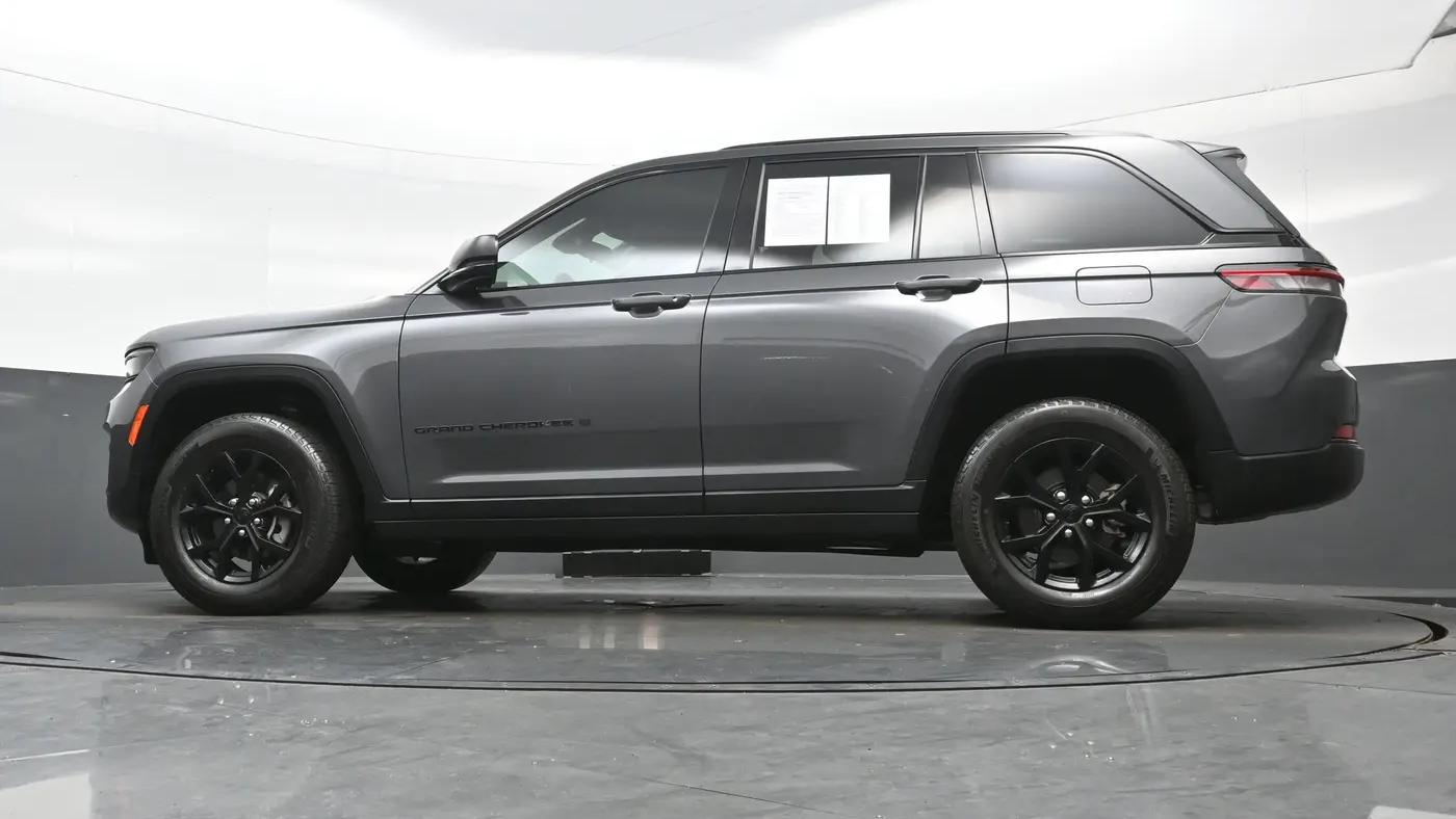 2024 Jeep Grand Cherokee Laredo