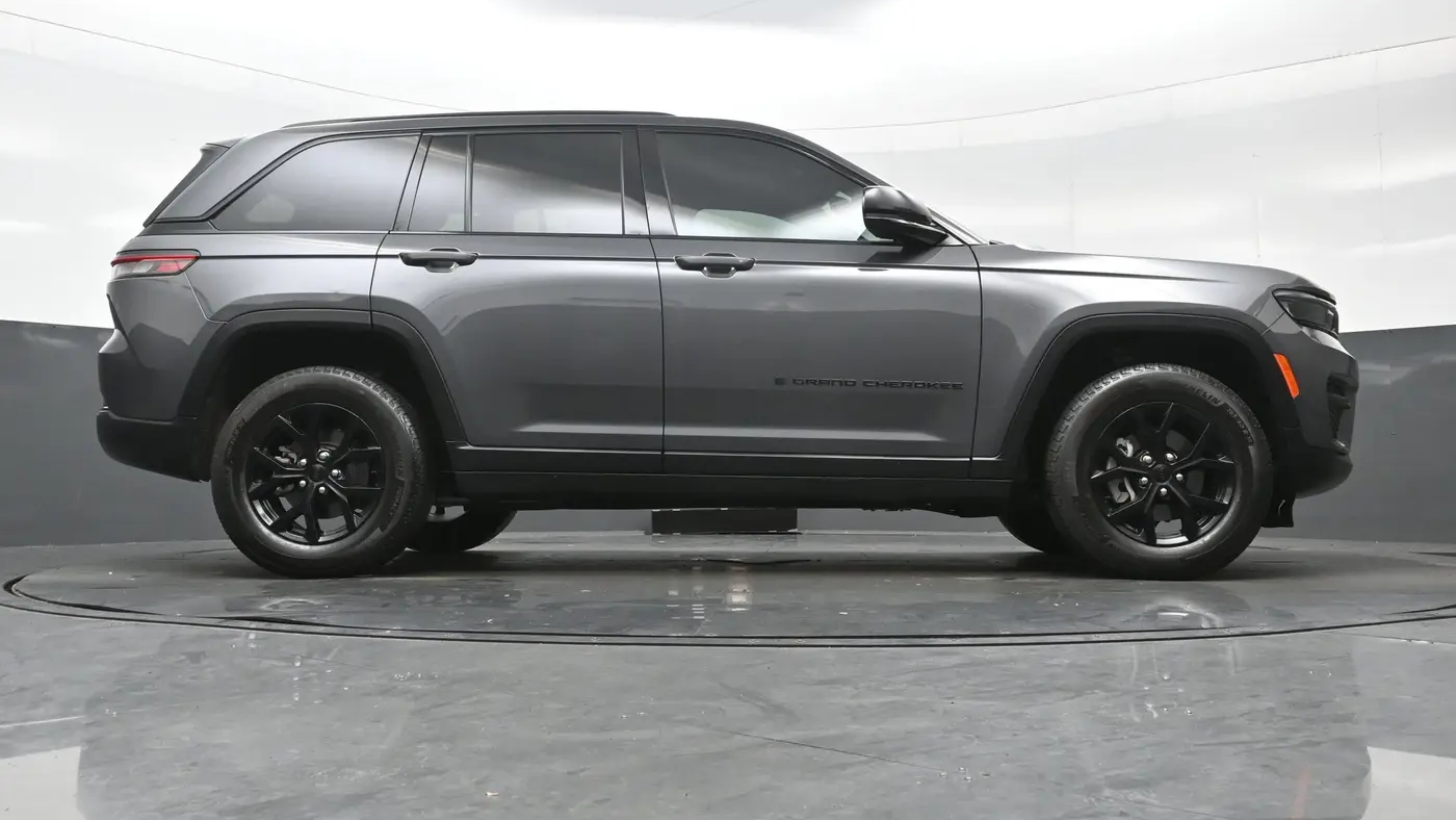 2024 Jeep Grand Cherokee Laredo