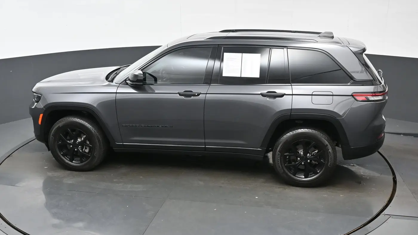 2024 Jeep Grand Cherokee Laredo