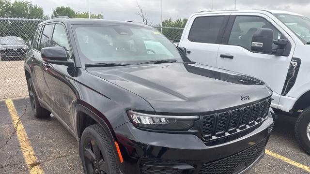 2024 Jeep Grand Cherokee Laredo