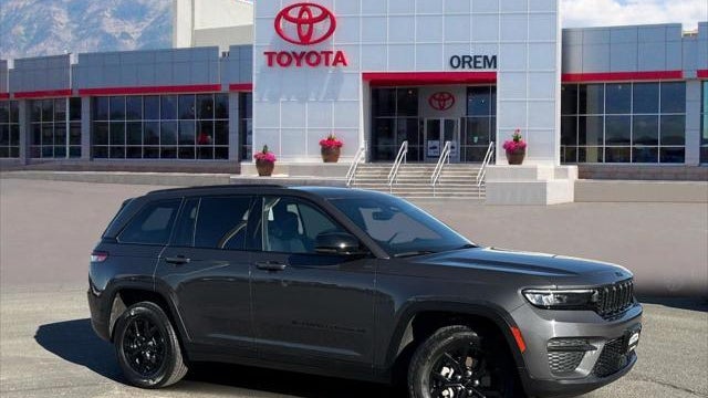 Preowned 2024 Jeep Grand Cherokee Altitude for Sale