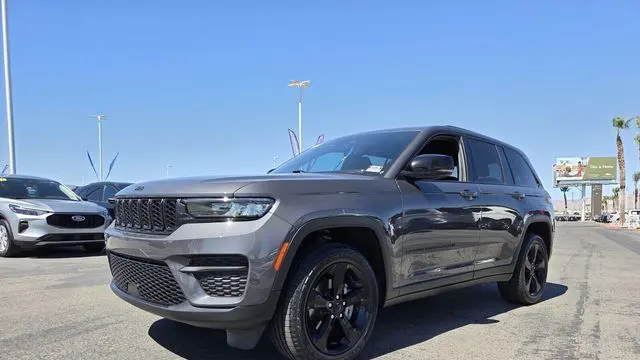 2024 Jeep Grand Cherokee Laredo