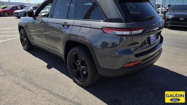 2024 Jeep Grand Cherokee Laredo