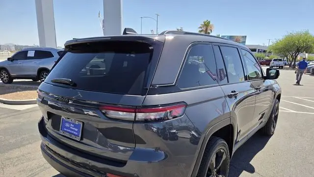 2024 Jeep Grand Cherokee Laredo