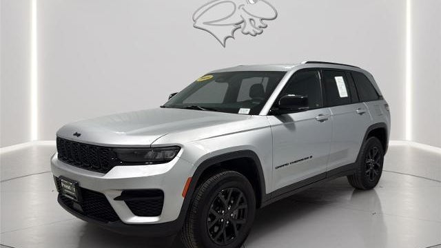 Preowned 2025 Jeep Grand Cherokee Laredo for Sale