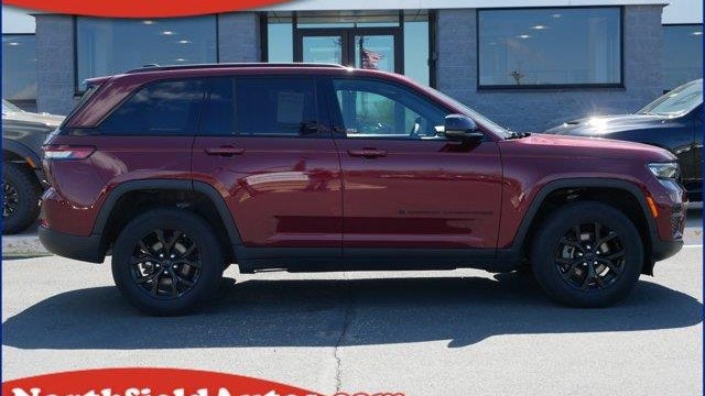 Preowned 2025 Jeep Grand Cherokee Laredo for Sale