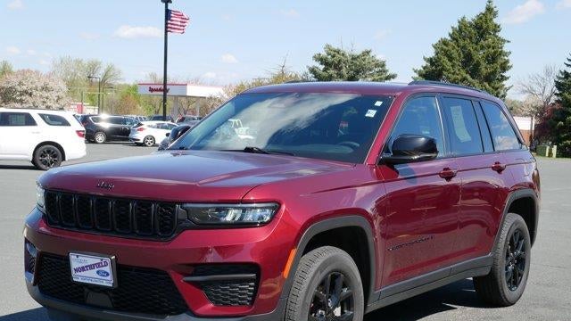 2025 Jeep Grand Cherokee Laredo