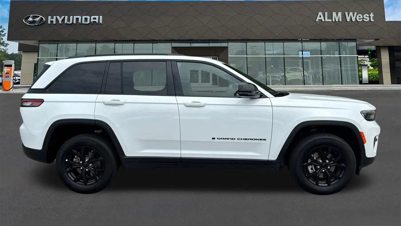 2025 Jeep Grand Cherokee Altitude