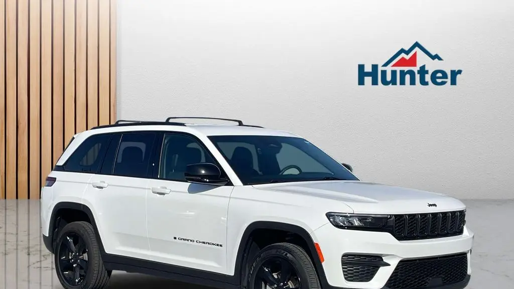 Preowned 2025 Jeep Grand Cherokee Altitude for Sale