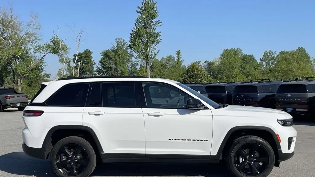 2025 Jeep Grand Cherokee Altitude