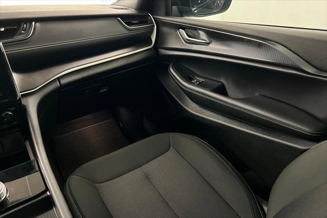 2025 Jeep Cherokee - $31,999