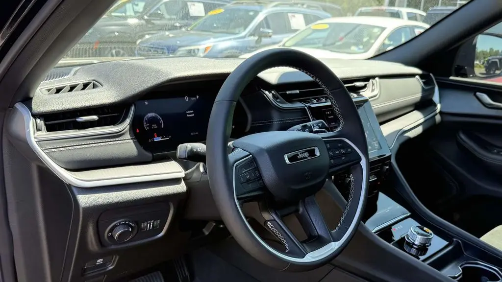 2025 Jeep Grand Cherokee Altitude X