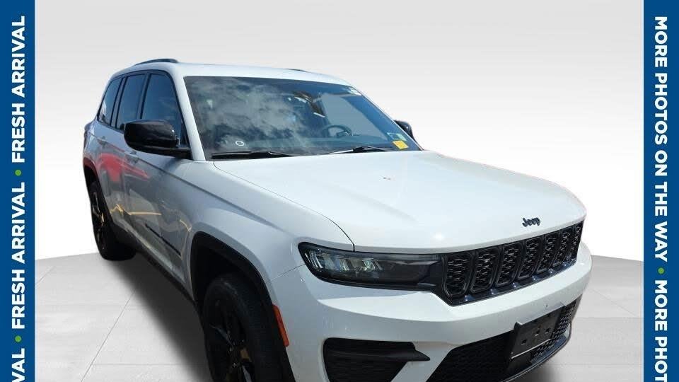 Preowned 2023 Jeep Grand Cherokee Altitude for Sale
