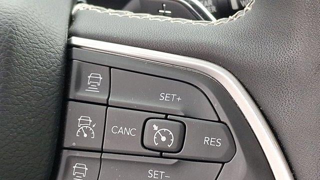 2023 Jeep Grand Cherokee Laredo X