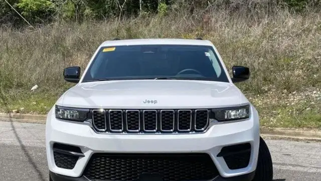 2023 Jeep Grand Cherokee Laredo X