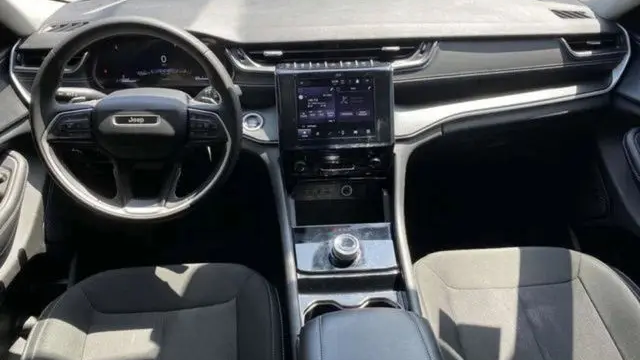 2023 Jeep Grand Cherokee Laredo X