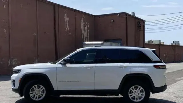 2023 Jeep Grand Cherokee Laredo X