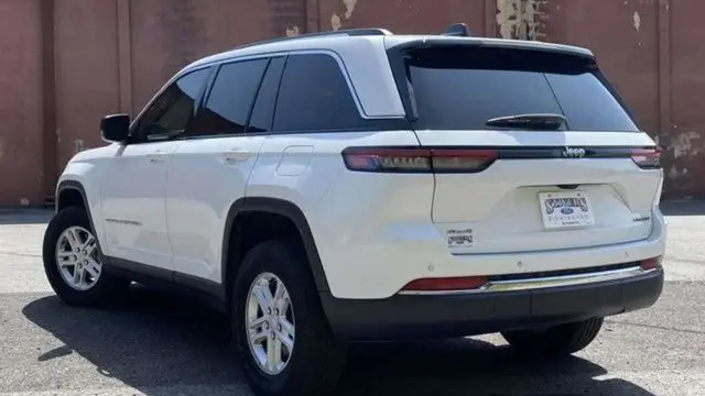 2023 Jeep Grand Cherokee Laredo X