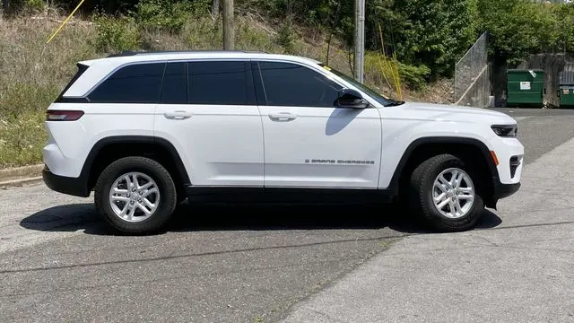 2023 Jeep Grand Cherokee Laredo X