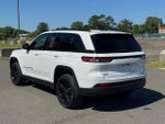 2023 Grand Cherokee Thumbnail 3