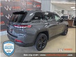 2023 Grand Cherokee Thumbnail 4