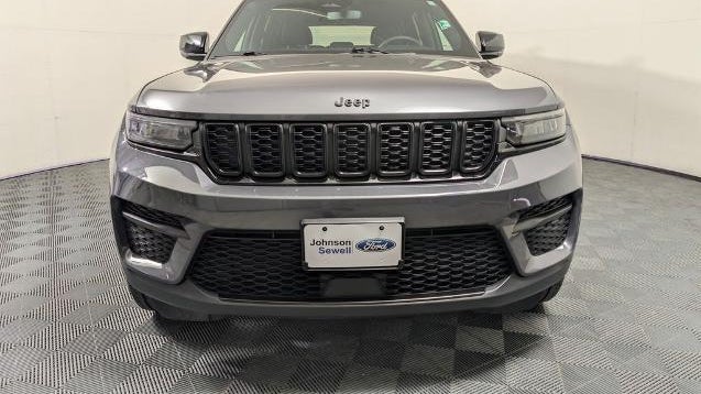 2023 Jeep Grand Cherokee Laredo X