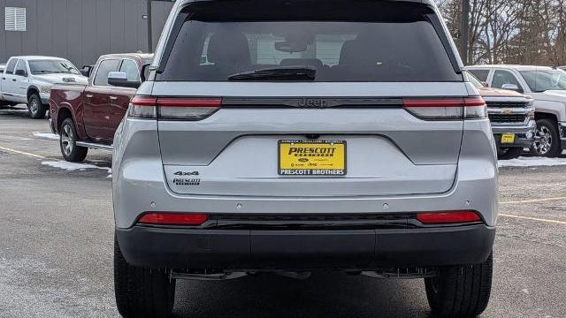 2024 Jeep Grand Cherokee Laredo