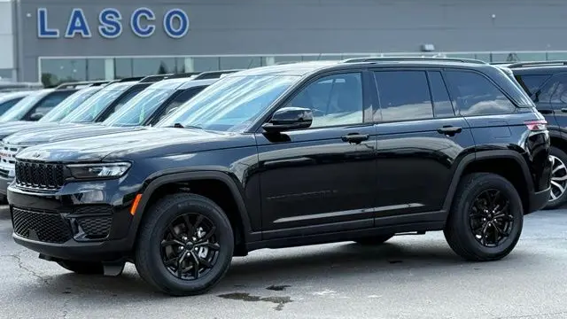 Preowned 2025 Jeep Grand Cherokee Laredo for Sale