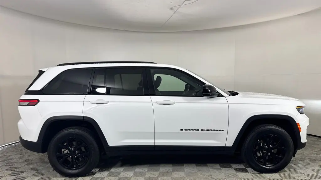 2025 Jeep Grand Cherokee Altitude