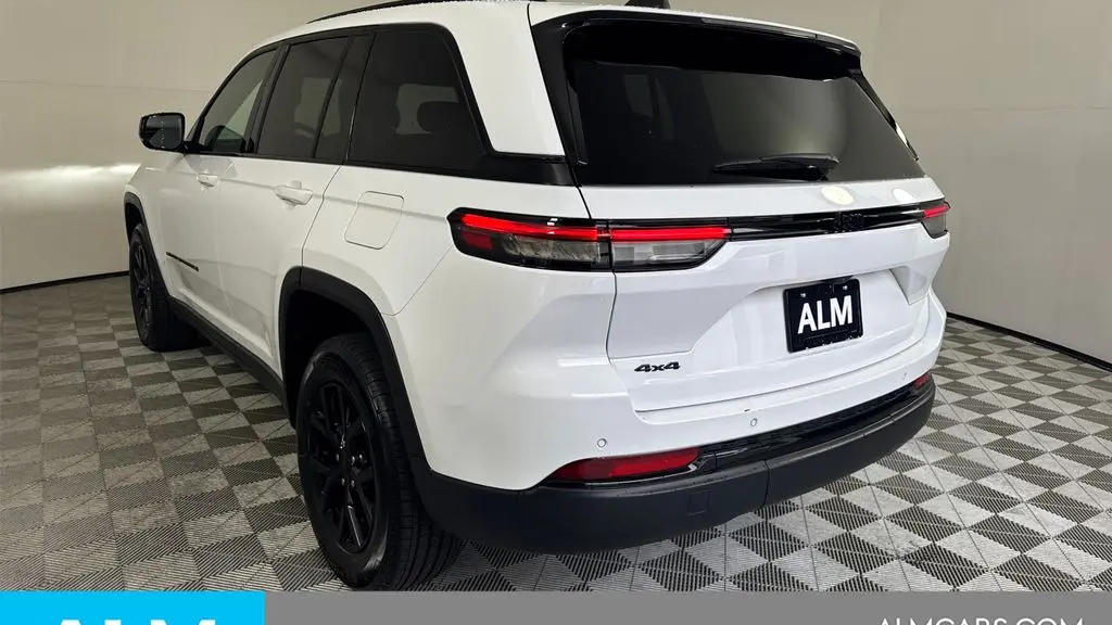2025 Jeep Grand Cherokee Altitude
