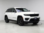 2023 Grand Cherokee Thumbnail 1