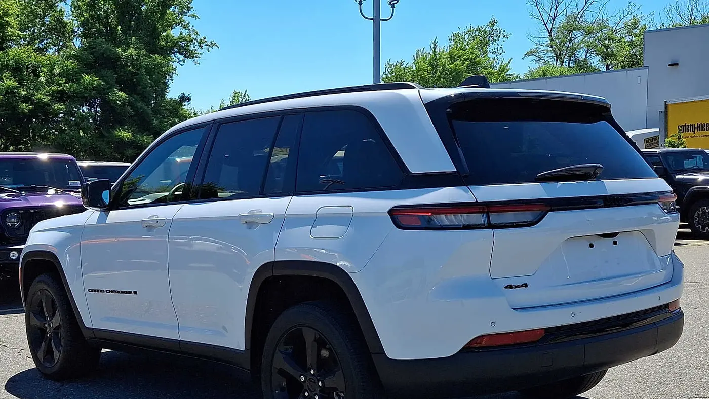 2023 Jeep Grand Cherokee Altitude