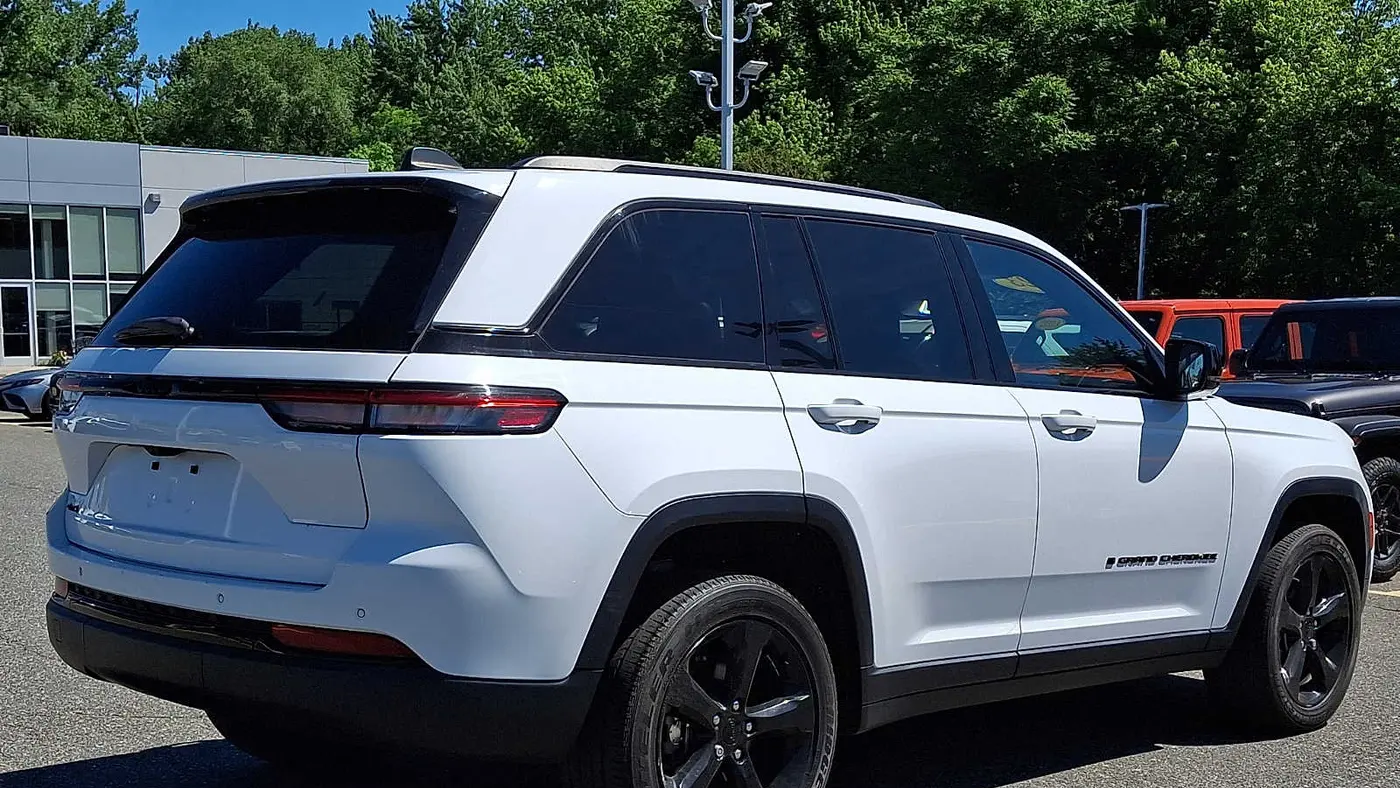2023 Jeep Grand Cherokee Altitude