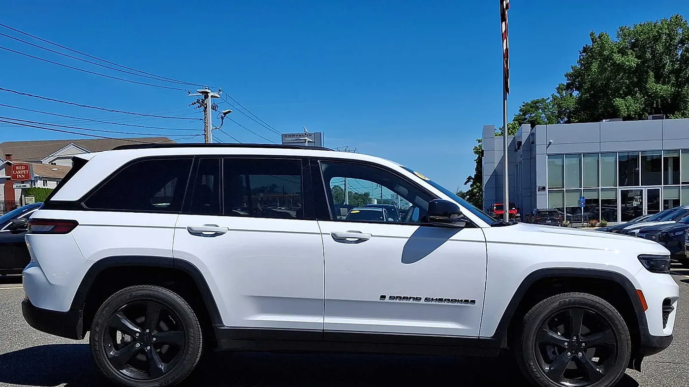 2023 Jeep Grand Cherokee Altitude