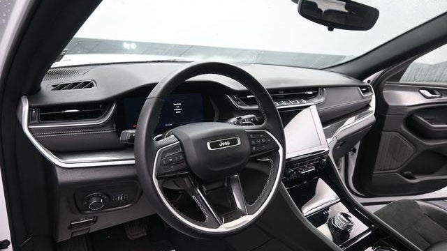 2023 Jeep Grand Cherokee Laredo X