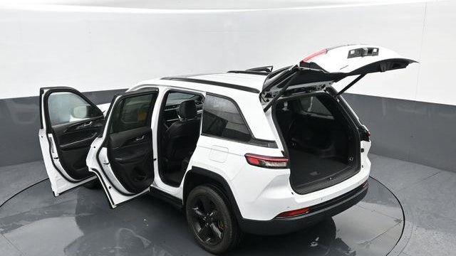 2023 Jeep Grand Cherokee Laredo X